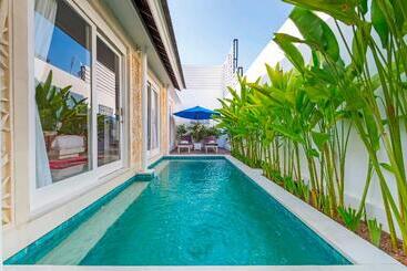 Crown Astana Villa Seminyak
