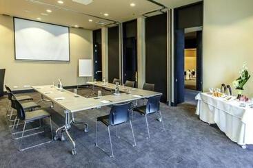 هتل Movich Buro 26