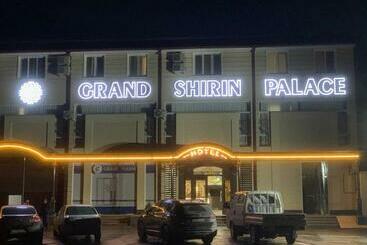 בית מלון כפרי Grand Shirin Palace Bux