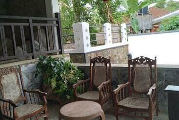 Пансион White Walkers Villa