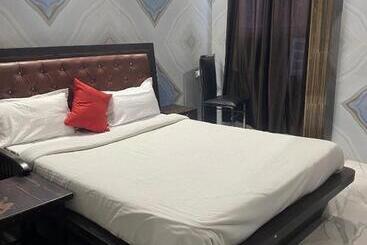 Отель Krishna Palace By Wb Inn