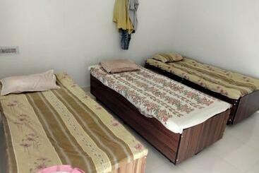 ペンション Fern House