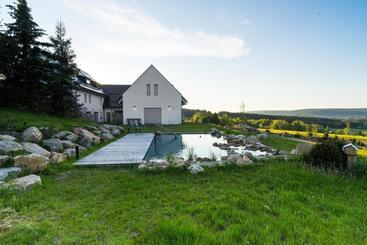 Pensió Usedlost U Lípy Blatiny