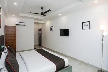 Collection O Hotel Residency Near Dwarka Sector 21 Metro Station