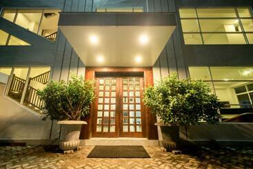 酒店 Rock Fort Beach Resort