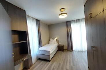 فندق Szatmári & étterem Jászberény