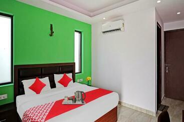 Flagship Hotel Kailash Near Iskcon Temple Noida