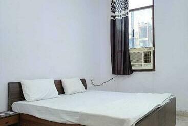 Hotel Oyo 70190 Diamond Inn