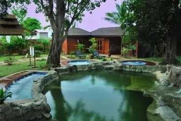 Hotel Pristine Lotus Resort