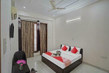 Flagship Hotel Green Apple