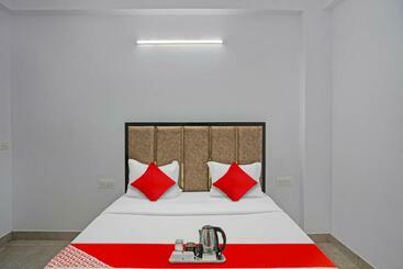 فندق Flagship Raj Residency Near Chhatarpur Metro Station