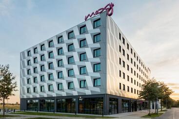 Otel Moxy Berlin Airport