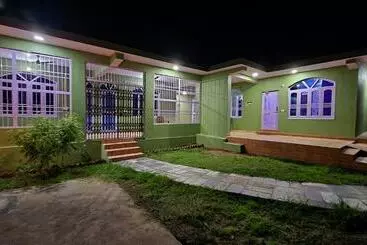 ユースホステル Trippy Stays Bir