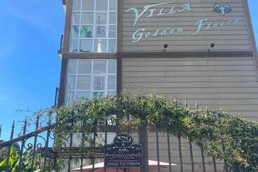هتل Villa Golden Fleece