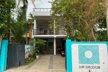 Pension  Surf & Work Ceylon   Madiha