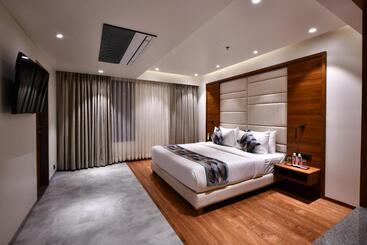 هتل Regenta Fairlark Vadodara