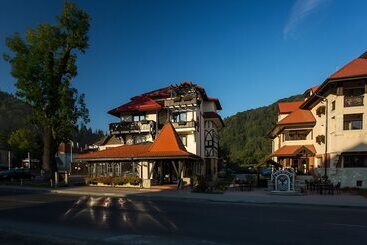 호텔 Casa Din Bran Inn Cuisine