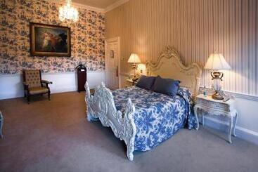 Отель Colwick Hall