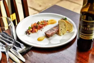 فندق Narrowboat At Weedon