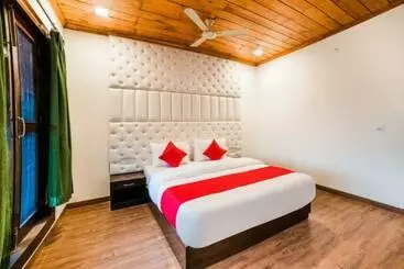Goroomgo Blue Moon Resort Lake View Mall Road Bhimtal   Best Seller
