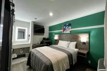 هتل Bishop Arts Suites