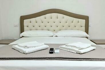 Pensió Farah’s House