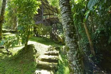 ホテル Oyo 90630 Mat Leon Village