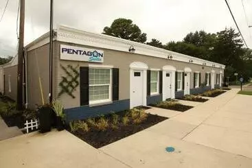アパートホテル Pentagon Suites