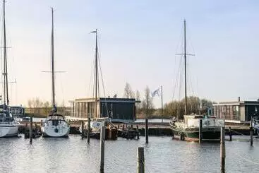 リゾートホテル Landal Waterpark De Alde Feanen