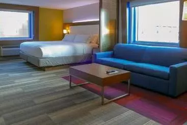 בית מלון כפרי Holiday Inn Express & Suites Miami Airport East, An Ihg