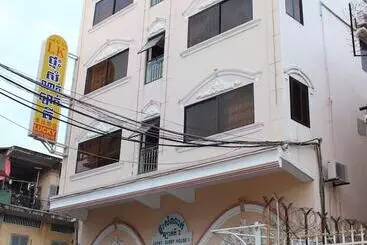 פנסיון Lucky 2 Guesthouse