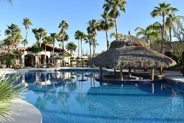 Hotelli Hacienda Monarcas Resort