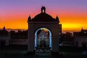 هتل Mia Posada Copacabana