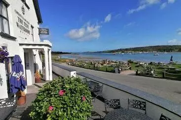 Hotelli The Teifi Waterside