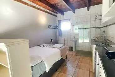 Capsulehotel Greystones Self Catering Chalet 4