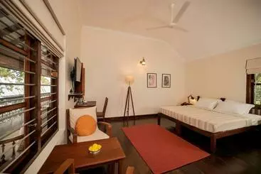 Resort Samiira On Ashtamudi Lake