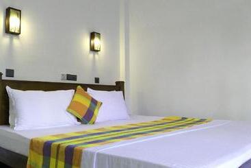 פנסיון Villa Free Way