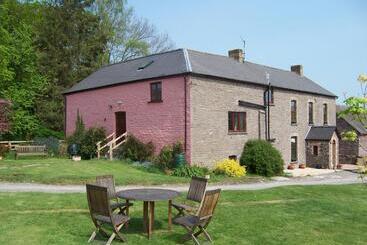 Bed and Breakfast Brynderwen
