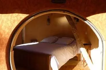 Aamiaismajoitus (B&B) Cabane Hobbit De Samsaget