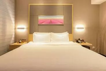 Lavande Hotel Wuhan Xudong Branch