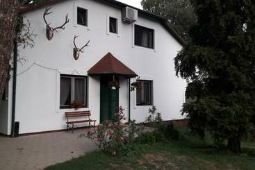 Bed and Breakfast Vadászház Karád