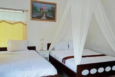 Отель Moni Mahalika