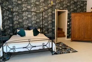 Welcoming And Peaceful Bed And Breakfast