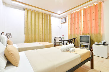 فندق صغير Amax Inn Makati