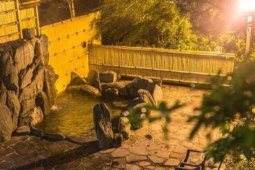 ホテル Hikyounoyu