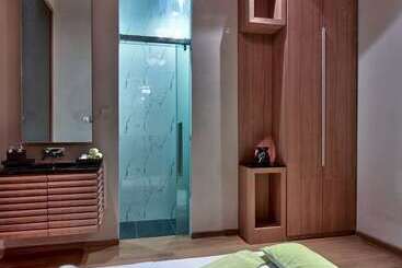 هتل Hilton Nay Pyi Taw