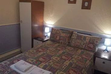 هتل The Claire Michelle