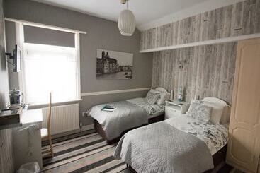 ペンション The Kensington