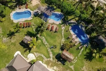 Hotel Barefoot Kuata Island Resort