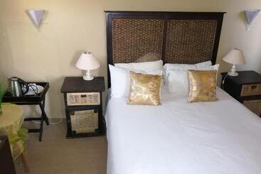 פנסיון Rocks And Aloes Guest Lodge